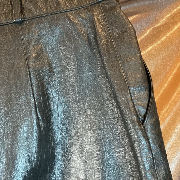 Lined black leather‎ pencil skirt with pockets. 30” waist. 31” length. - Picture 4 of 5
